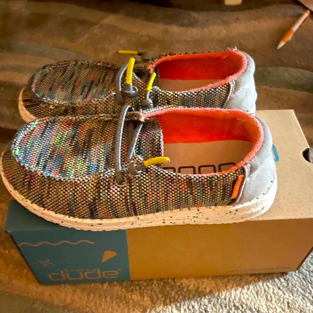 Girls Hey Dudes size 12